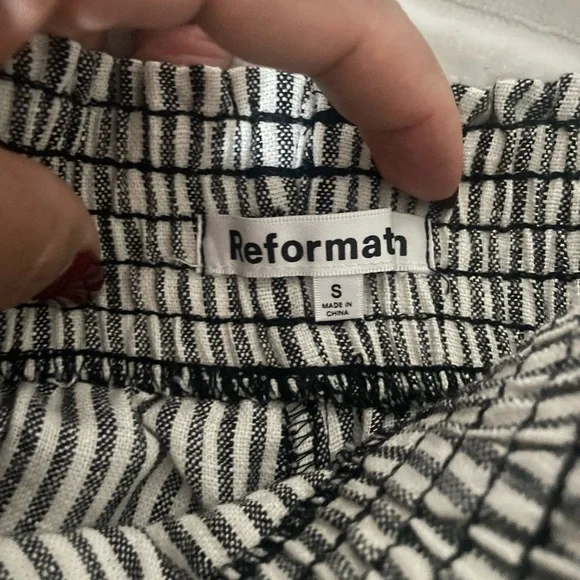 Reformation Light Gray & White Striped High Waist Women’s Shorts - Picture 5 of 13